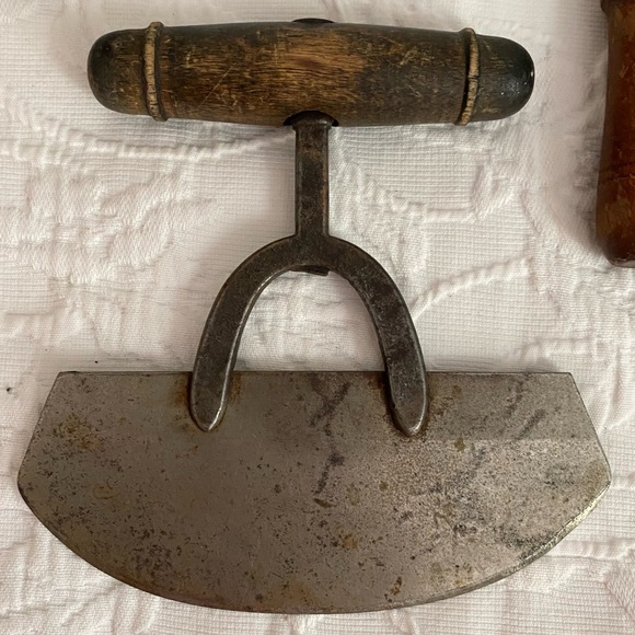 Vintage Herb Chopper Apple Corer & Biscuit Cutter Utensils Wood Handles - Picture 6 of 11